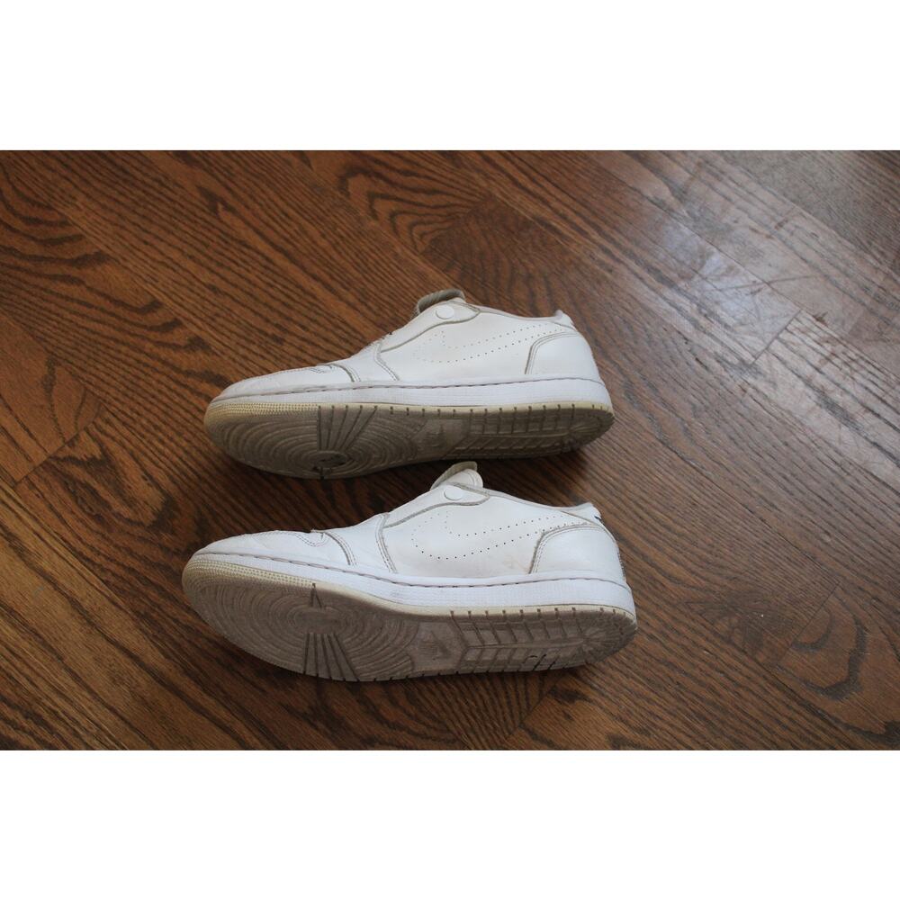 Jordan 1 Retro Low Slip - Women's - Picture 2 of 4